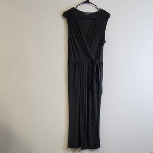 Tahari Classic Black Top